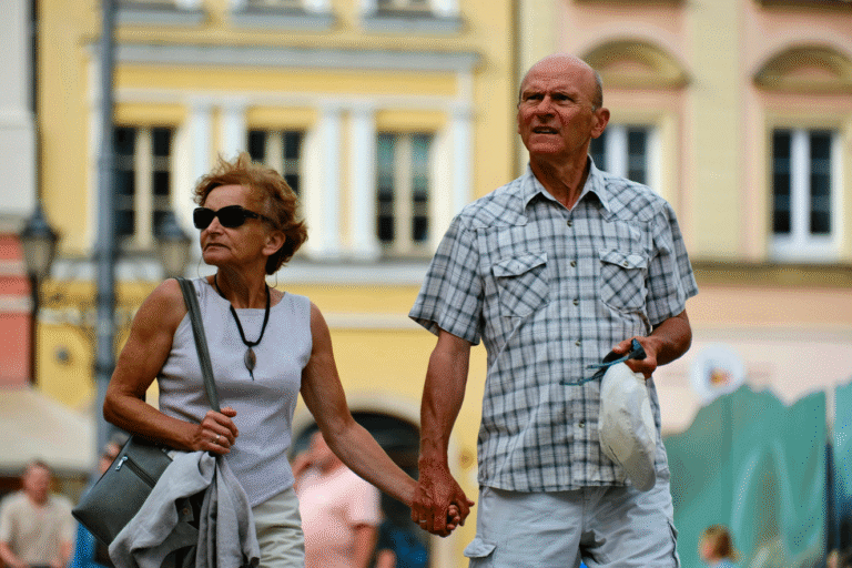 Chèques vacances seniors : le guide pour s&rsquo;évader à moindre coût après 60 ans