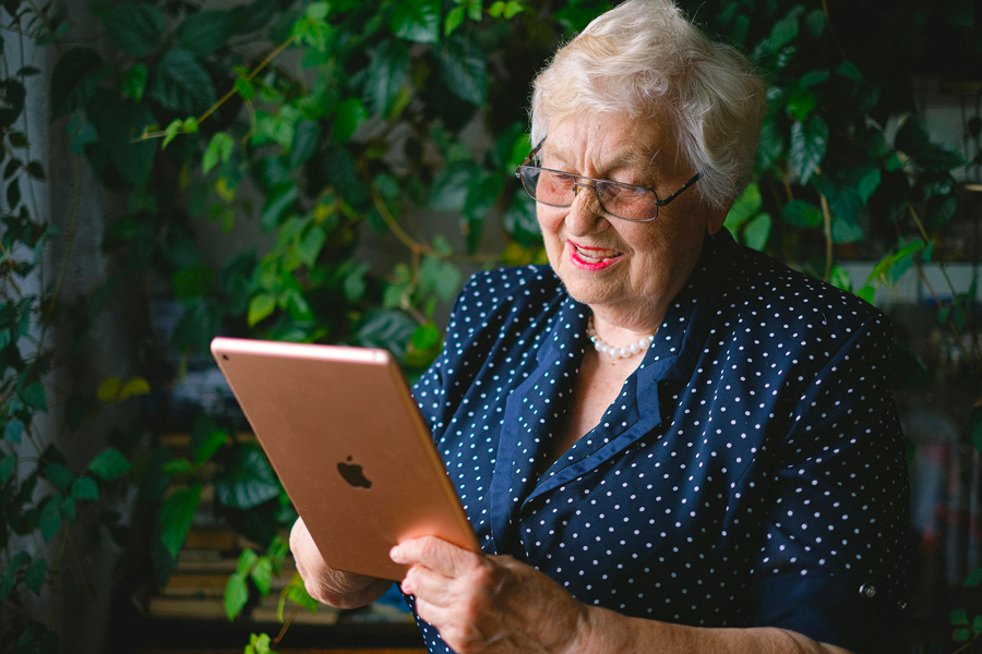 Guide d’achat en ligne pour seniors avec conseils de sécurité avant paiement