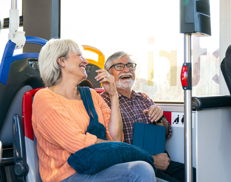 Transports gratuits pour seniors 2026 : à quoi avez-vous droit ?